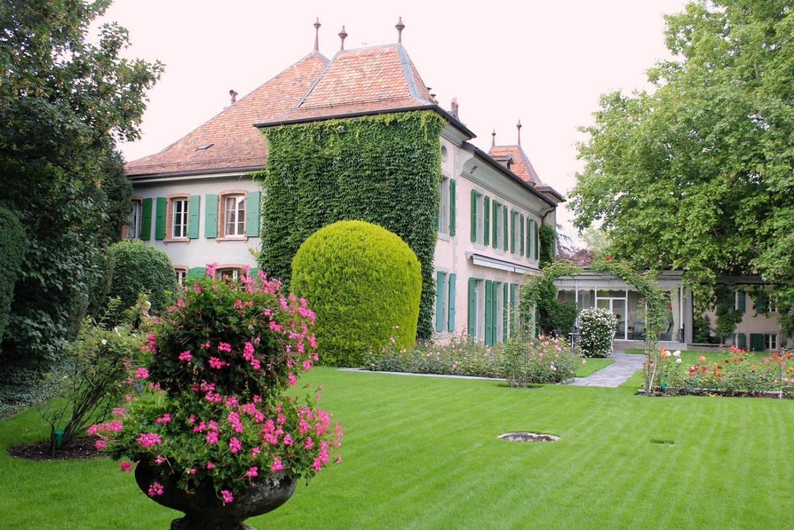 Le Chateau Lavigny Exteriör bild